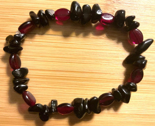 Black Glass Rock Chip & Ruby Red Beaded Bracelet